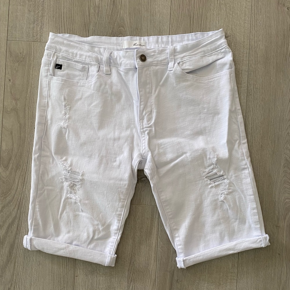 Kancan White Bermuda Shorts